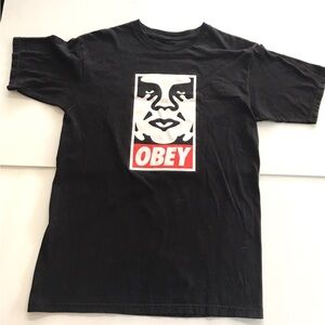 Obey Man’s size S T-shirt Preowned Great condition
